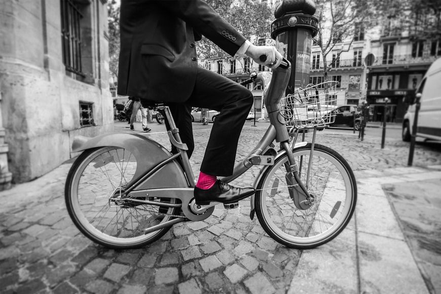 Chaussettes mi-mollet ou haut-mollet : que choisir ?